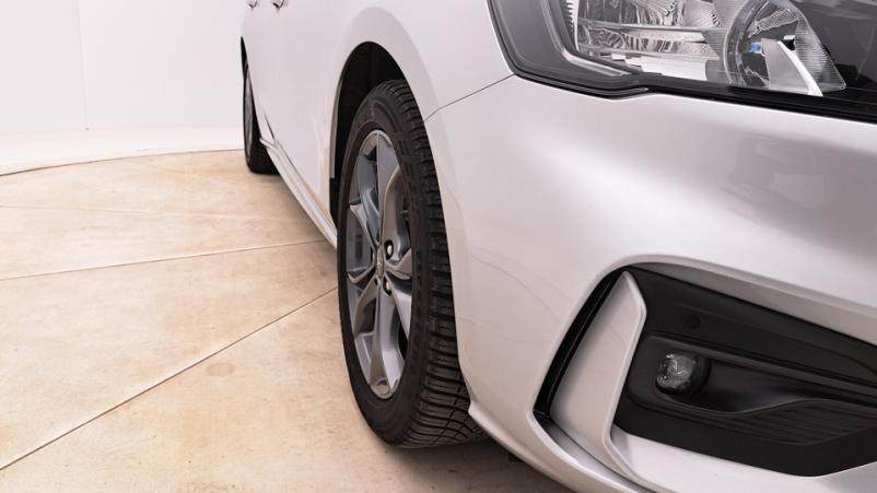 Vente en ligne Ford Focus 5P 1.0 EcoBoost mHEV 155ch Manuelle/6 St-line x au prix de 20 910 €