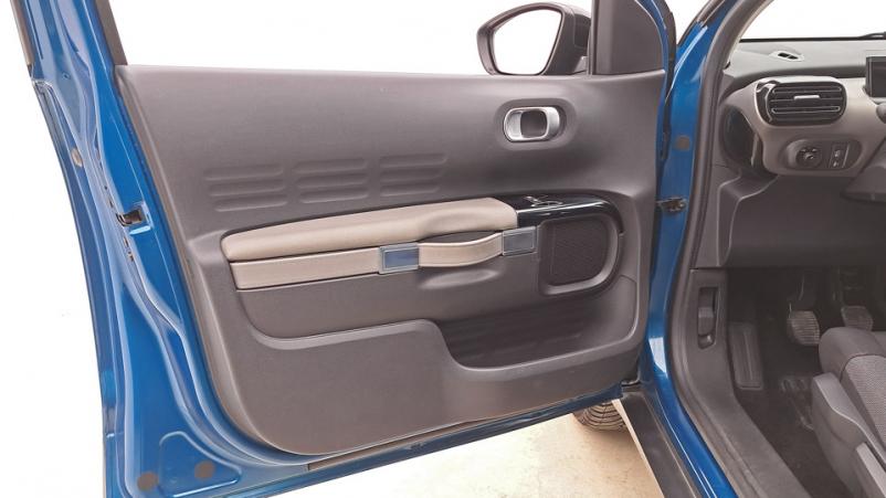 Vente en ligne Citroën C4 Cactus  1.2 PureTech S&S 110ch Manuelle/6 Feel au prix de 11 470 €