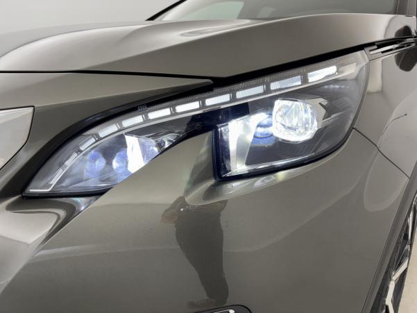Vente en ligne Peugeot 3008 1.5 BlueHDi 130ch GT Line EAT8 + Attelage au prix de 20 980 €