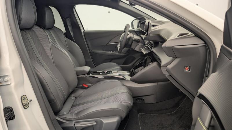 Vente en ligne Peugeot 208 50 KWH 136CH GT au prix de 25 210 €