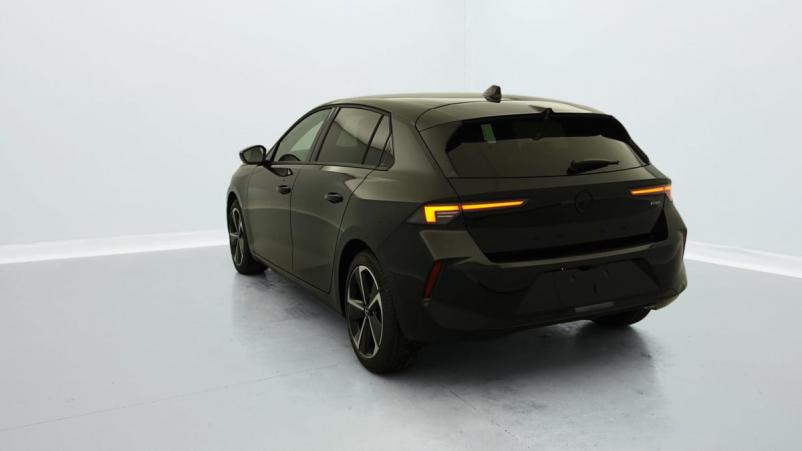 Vente en ligne Opel Astra 1.2 Turbo Hybride 136 ch e-DCT6 GS au prix de 26 350 €