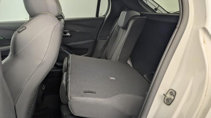 Vente en ligne Peugeot 208 50 KWH 136CH GT au prix de 25 210 €