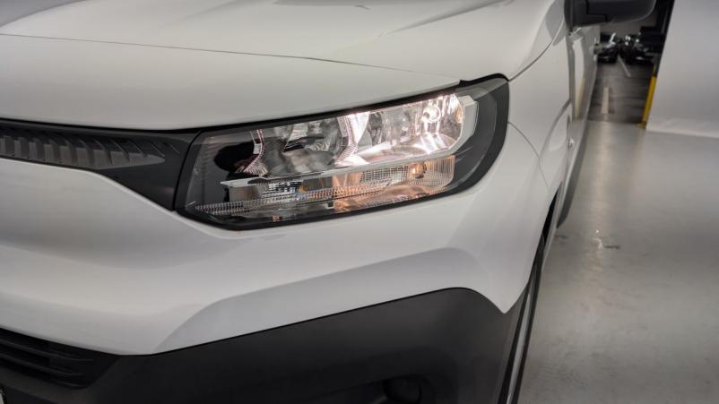 Vente en ligne Citroën Berlingo Fourgon M 1000KG BLUEHDI 100 S S BVM6 au prix de 22 010 €