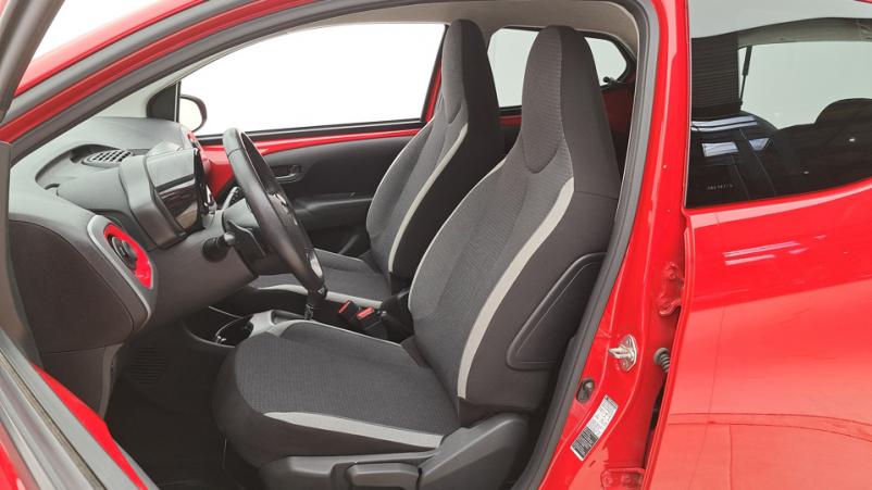Vente en ligne Toyota Aygo 5P 1.0 VVTi 72ch Automatique/5 X-play au prix de 14 520 €