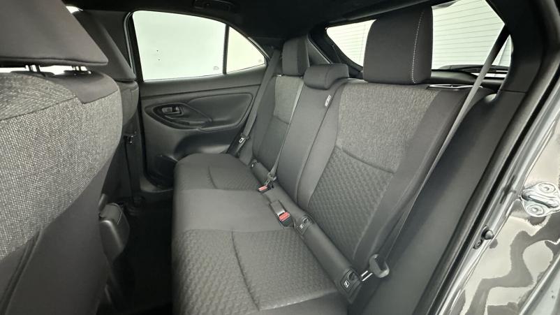 Vente en ligne Toyota Yaris Cross Yaris cross 1.5 Hybride 130h Design e-CVT au prix de 28 010 €