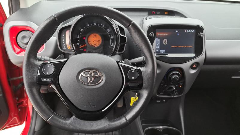 Vente en ligne Toyota Aygo 5P 1.0 VVTi 72ch Automatique/5 X-play au prix de 14 520 €