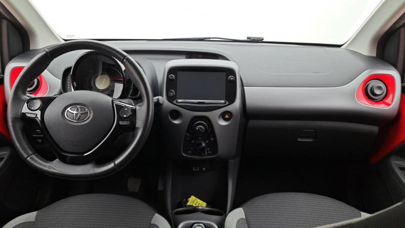 Vente en ligne Toyota Aygo 5P 1.0 VVTi 72ch Automatique/5 X-play au prix de 14 520 €