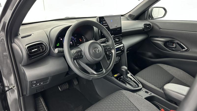 Vente en ligne Toyota Yaris Cross Yaris cross 1.5 Hybride 130h Design e-CVT au prix de 28 010 €