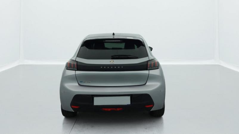Vente en ligne Peugeot 208 50 KWH 136CH ALLURE au prix de 20 260 €