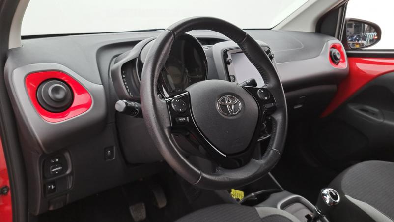 Vente en ligne Toyota Aygo 5P 1.0 VVTi 72ch Automatique/5 X-play au prix de 14 520 €