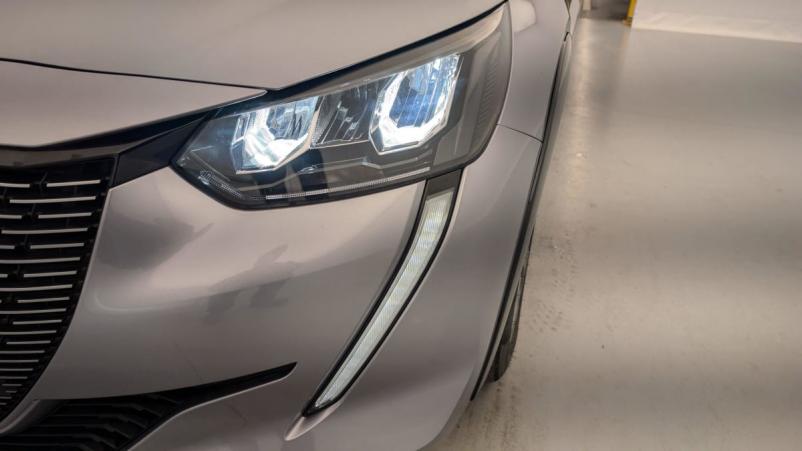 Vente en ligne Peugeot 208 50 KWH 136CH ALLURE au prix de 20 260 €
