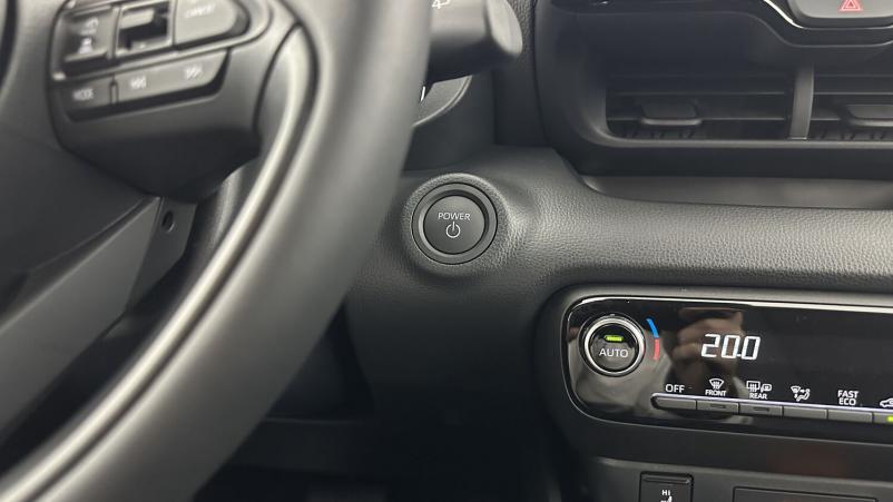 Vente en ligne Toyota Yaris Yaris Hybride 116h Design e-CVT au prix de 25 700 €