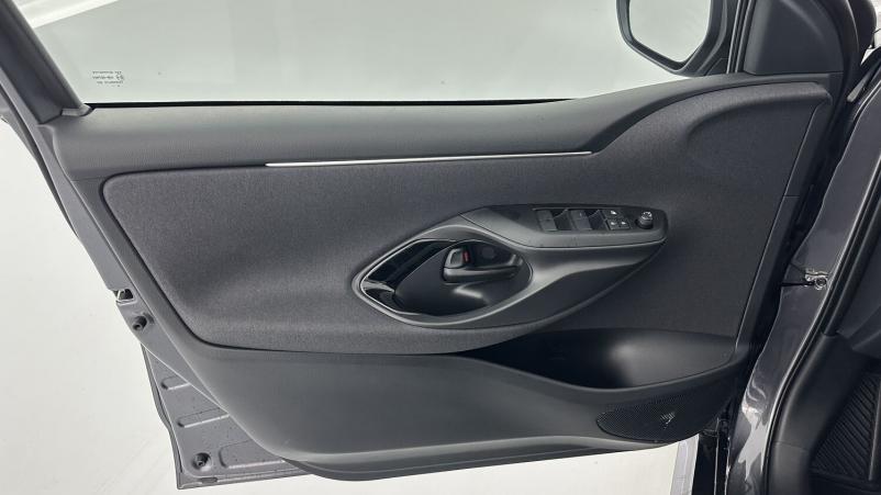 Vente en ligne Toyota Yaris Yaris Hybride 116h Design e-CVT au prix de 25 700 €