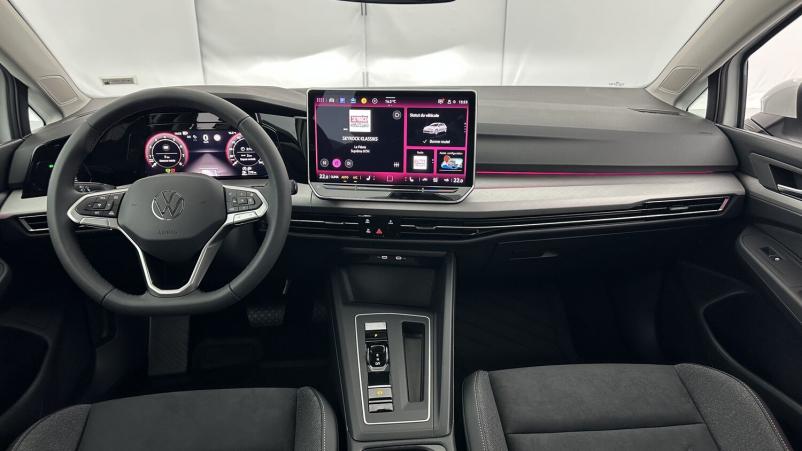 Vente en ligne Volkswagen Golf Golf VIII 1.5 eTSI EVO2 150ch Life Plus DSG7 au prix de 33 200 €