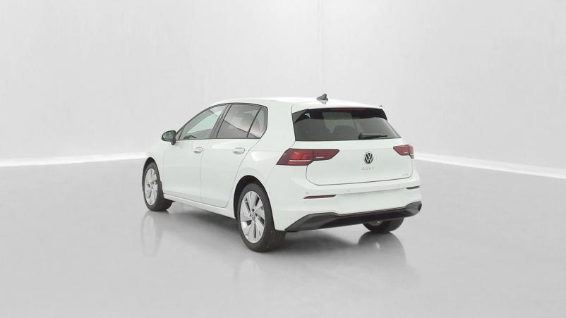 Vente en ligne Volkswagen Golf Golf VIII 1.5 eTSI EVO2 150ch Life Plus DSG7 au prix de 33 200 €
