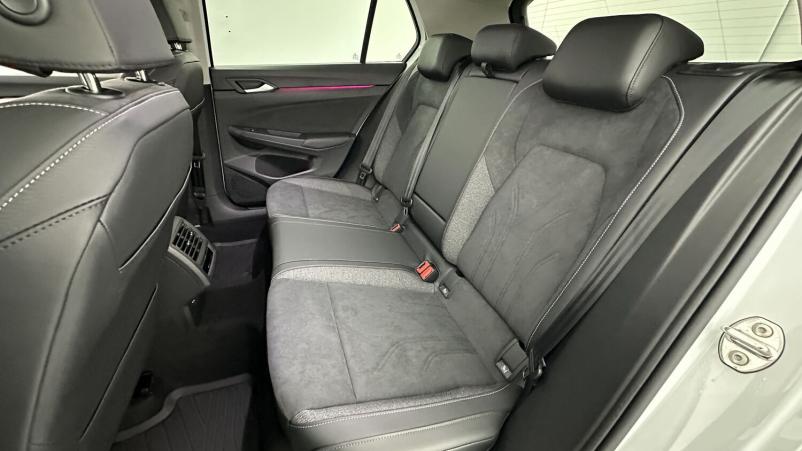 Vente en ligne Volkswagen Golf Golf VIII 1.5 eTSI EVO2 150ch Life Plus DSG7 au prix de 33 200 €