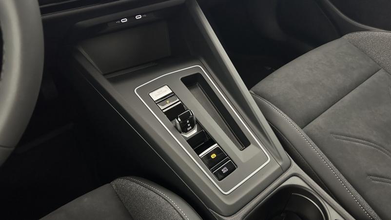 Vente en ligne Volkswagen Golf Golf VIII 1.5 eTSI EVO2 150ch Life Plus DSG7 au prix de 33 200 €