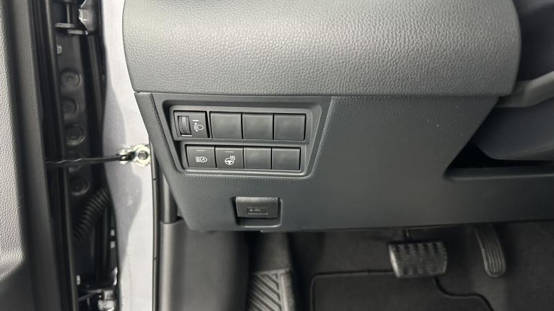 Vente en ligne Toyota Yaris Yaris Hybride 116h Design e-CVT au prix de 25 700 €
