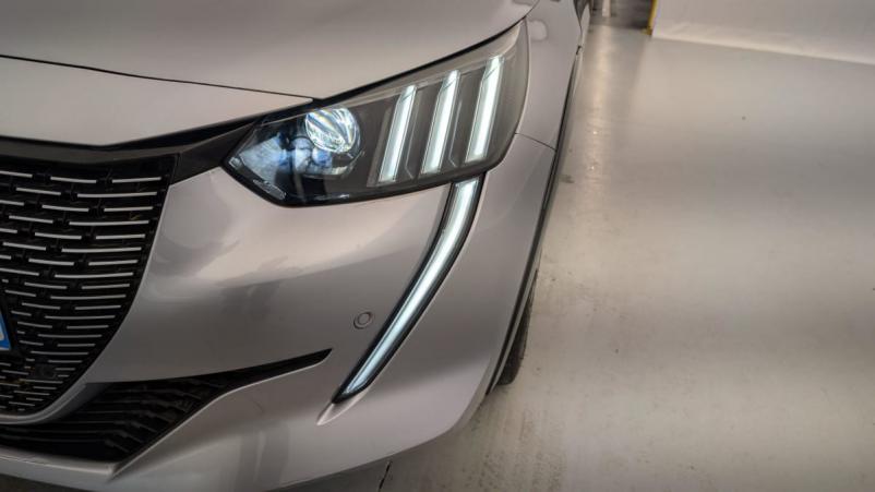 Vente en ligne Peugeot 208 50 KWH 136CH GT au prix de 24 800 €