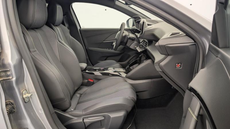 Vente en ligne Peugeot 208 50 KWH 136CH GT au prix de 24 800 €