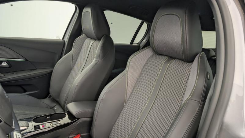 Vente en ligne Peugeot 208 50 KWH 136CH GT au prix de 24 800 €