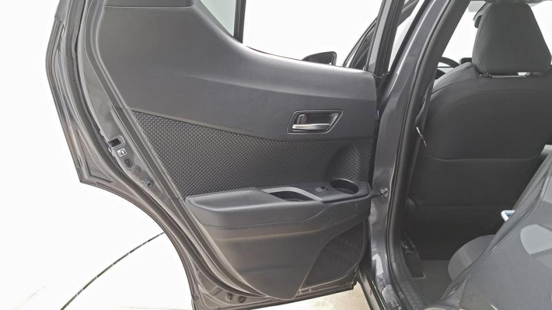 Vente en ligne Toyota C-HR  1.8 Hybrid 122ch Automatique/ Design au prix de 26 190 €
