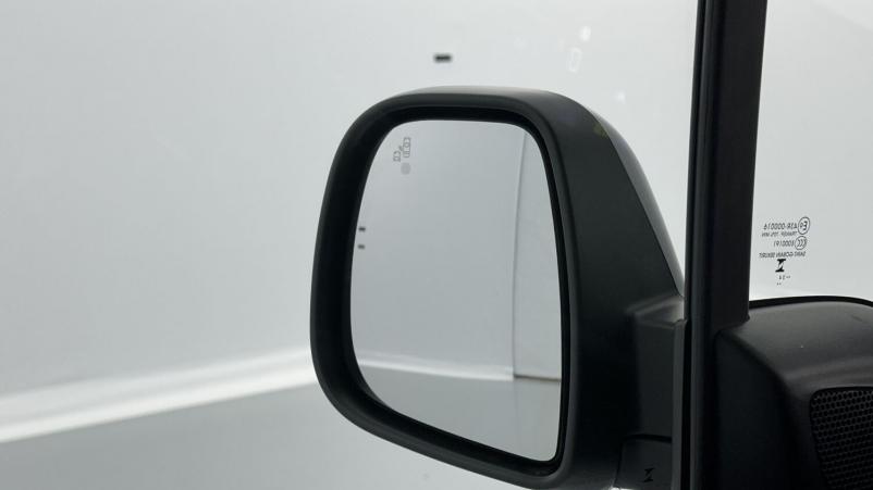 Vente en ligne Peugeot Partner Fourgon Partner III M 650kg BlueHDi 130ch EAT8 au prix de 26 580 €