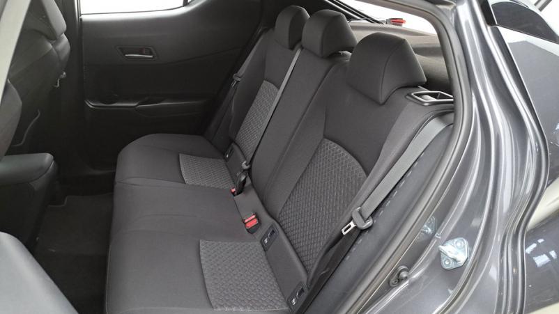 Vente en ligne Toyota C-HR  1.8 Hybrid 122ch Automatique/ Design au prix de 26 190 €
