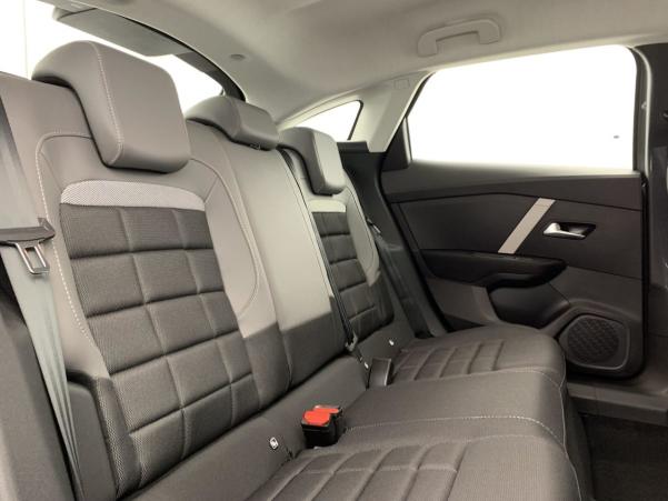 Vente en ligne Citroën C4 HYBRIDE 136 E-DCS6 PLUS au prix de 23 150 €