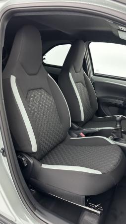 Vente en ligne Toyota Aygo Aygo x 1.0 VVT-i 72ch Design au prix de 17 400 €