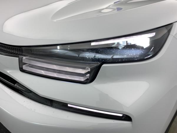 Vente en ligne Citroën C4 HYBRIDE 136 E-DCS6 PLUS au prix de 23 150 €