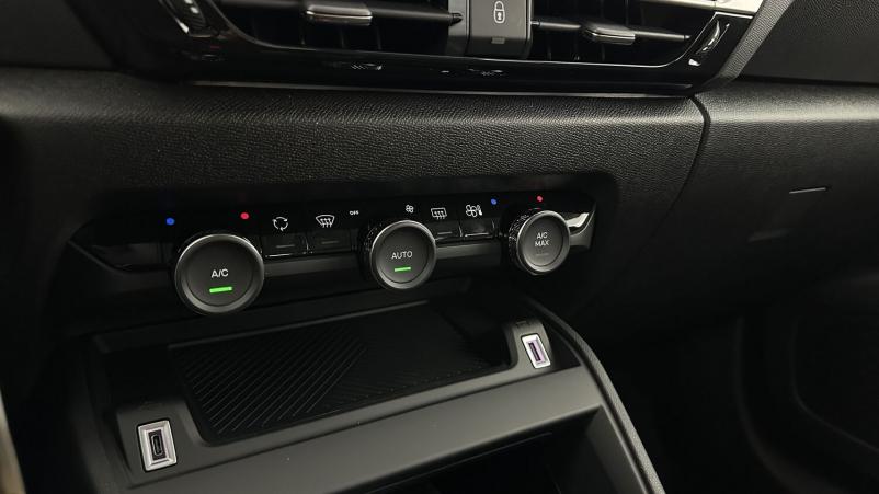 Vente en ligne Citroën C4 C4 III 1.5 BlueHDi 130ch Plus EAT8 au prix de 24 410 €