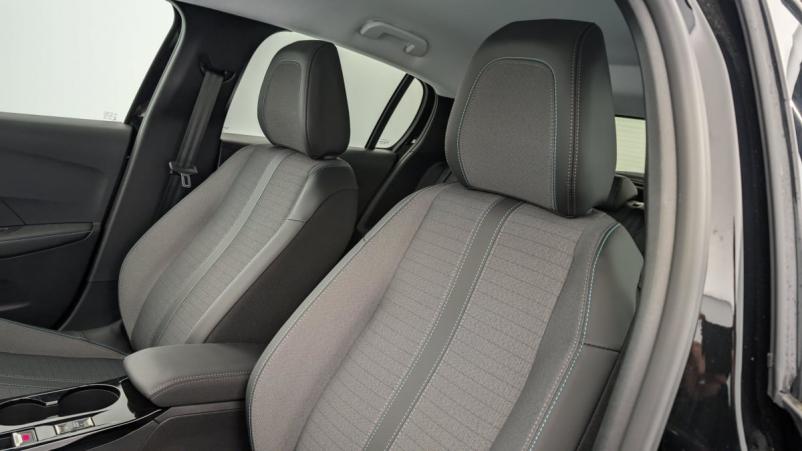 Vente en ligne Peugeot 208 50 kWh 136ch Allure Pack au prix de 24 180 €