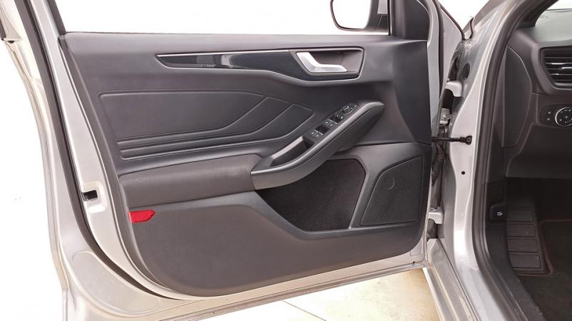 Vente en ligne Ford Focus 5P 1.0 EcoBoost mHEV 155ch Automatique/7 St-line x au prix de 25 680 €