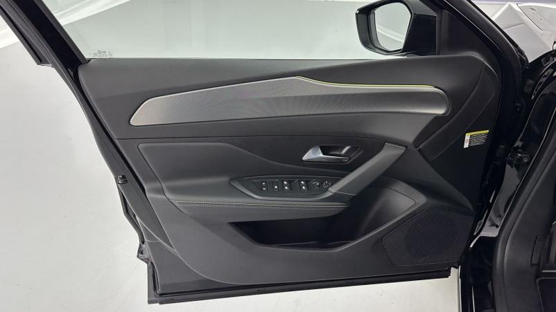 Vente en ligne Peugeot 408 408 1.2 PureTech 130ch GT EAT8 au prix de 28 400 €