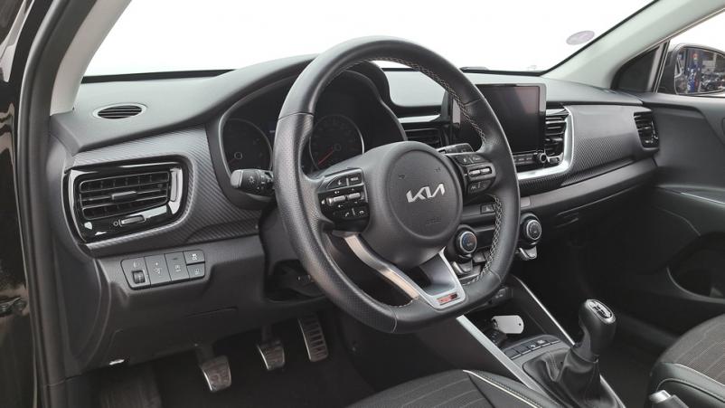 Vente en ligne Kia Stonic  1.0 T-GDI MHEV 120ch Manuelle/6 Gt line au prix de 16 550 €