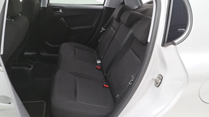 Vente en ligne Peugeot 208 5P 1.2 PureTech S&S 110ch Manuelle/5 Allure au prix de 10 460 €