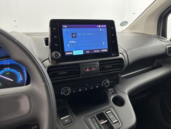 Vente en ligne Citroën Berlingo M 800kg Electrique 136ch Batterie 50 kWh 3 places + Radars AR au prix de 19 990 €