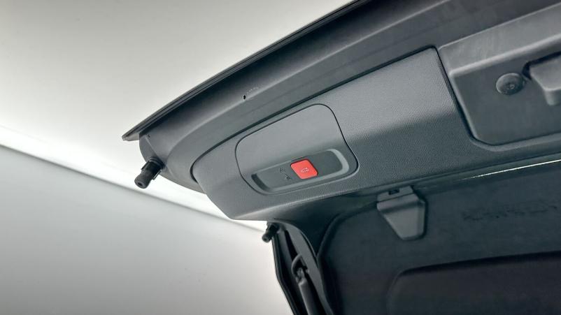 Vente en ligne Peugeot 408 408 1.2 PureTech 130ch GT EAT8 au prix de 28 400 €