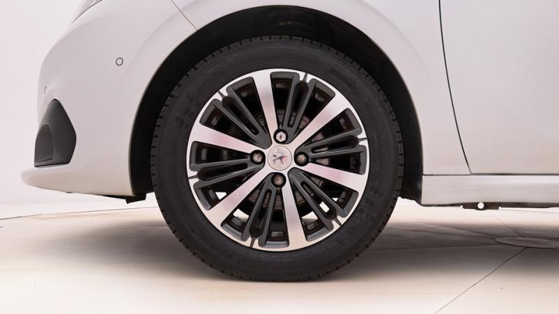 Vente en ligne Peugeot 208 5P 1.2 PureTech S&S 110ch Manuelle/5 Allure au prix de 10 460 €