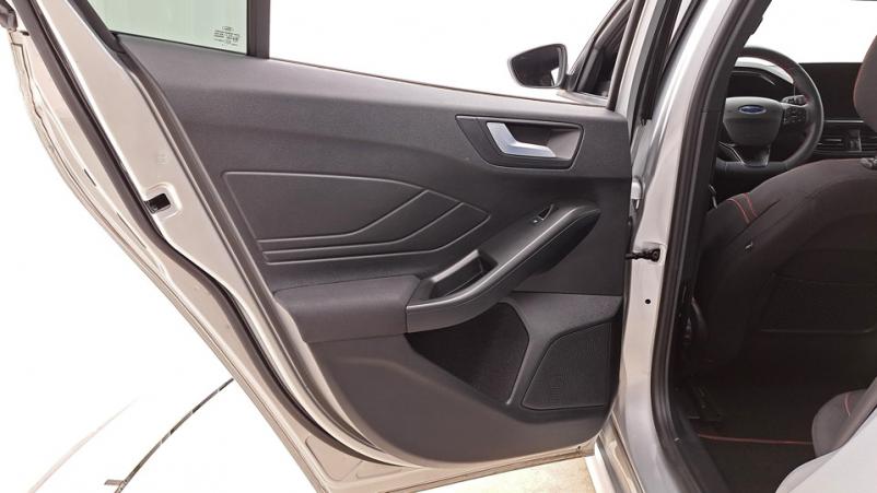 Vente en ligne Ford Focus 5P 1.0 EcoBoost mHEV 155ch Automatique/7 St-line x au prix de 25 680 €