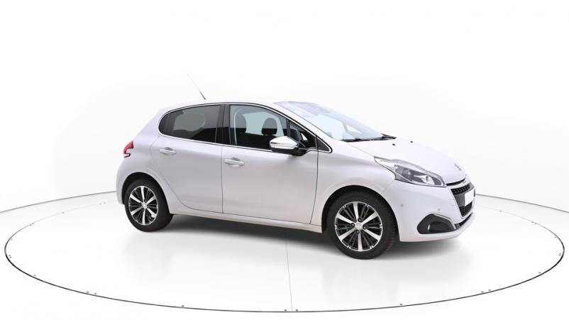 Vente en ligne Peugeot 208 5P 1.2 PureTech S&S 110ch Manuelle/5 Allure au prix de 10 460 €