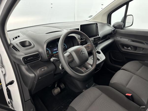 Vente en ligne Citroën Berlingo M 800kg Electrique 136ch Batterie 50 kWh 3 places + Radars AR au prix de 19 990 €