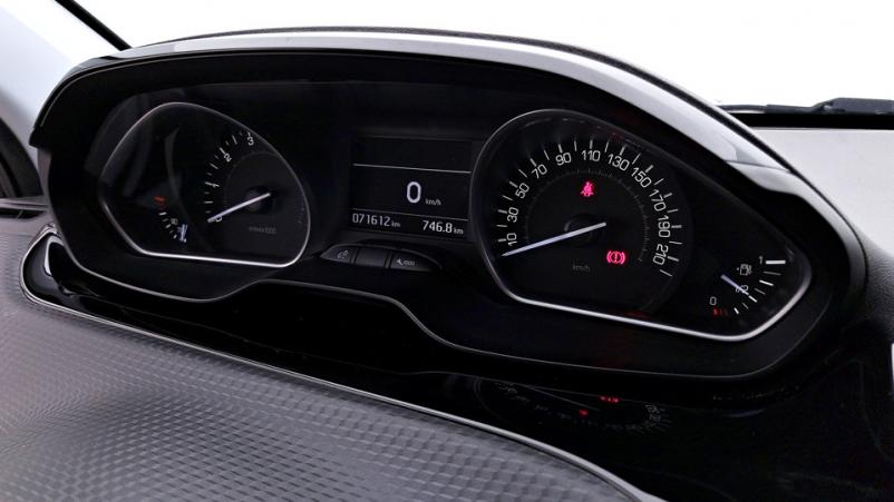 Vente en ligne Peugeot 208 5P 1.2 PureTech S&S 110ch Manuelle/5 Allure au prix de 10 460 €