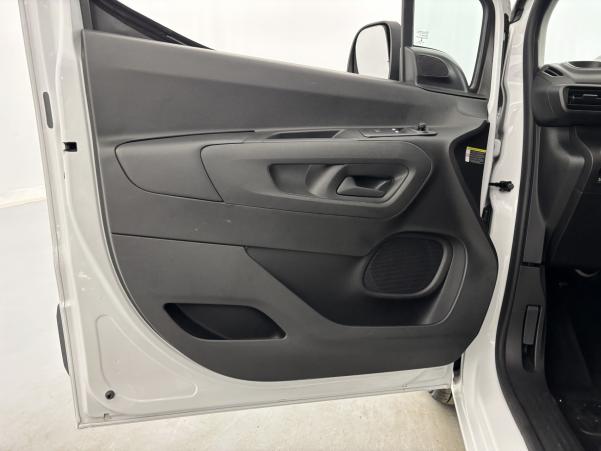 Vente en ligne Citroën Berlingo M 800kg Electrique 136ch Batterie 50 kWh 3 places + Radars AR au prix de 19 990 €