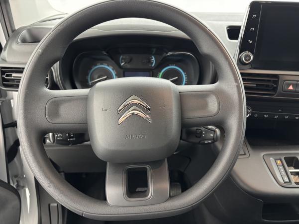 Vente en ligne Citroën Berlingo M 800kg Electrique 136ch Batterie 50 kWh 3 places + Radars AR au prix de 19 990 €