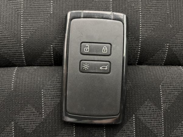 Vente en ligne Renault Scenic 4 1.5 dCi 110ch Limited EDC au prix de 14 990 €