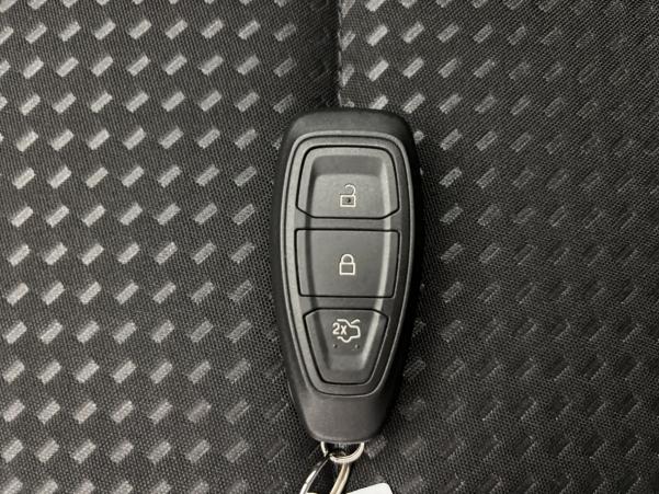 Vente en ligne Ford Focus 1.0 Flexifuel mHEV 125ch ST-Line Design au prix de 21 790 €