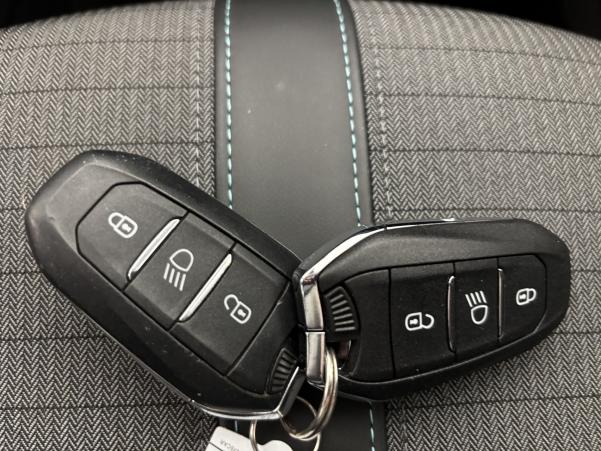 Vente en ligne Peugeot 2008 1.5 BlueHDi 130ch Allure Pack EAT8 au prix de 16 990 €