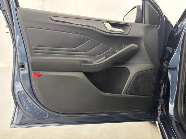 Vente en ligne Ford Focus 1.0 Flexifuel mHEV 125ch ST-Line Suréquipée au prix de 20 990 €